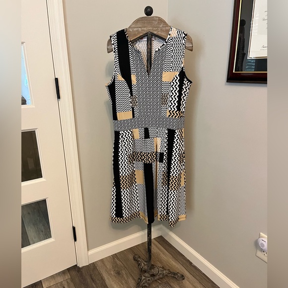 Super cute Jude Connally dress with pockets! - Picture 2 of 11